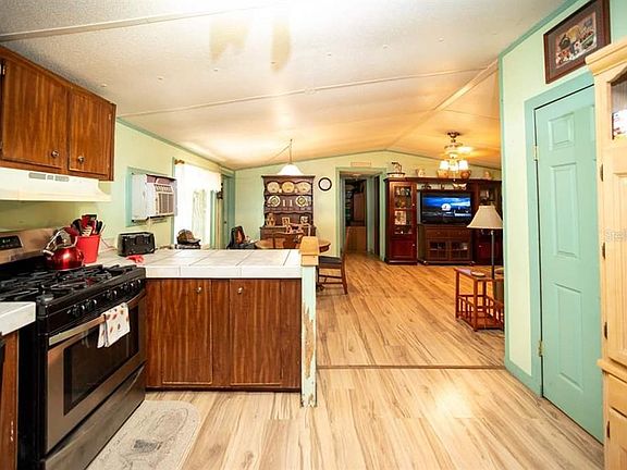 5th image of 4904 NW Royal Palm Dr