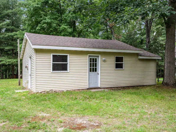 2447 N Centerline Rd, White Cloud, MI 49349