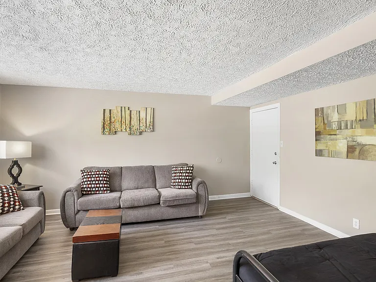 Greenway Apartments (Indy Town) — Photo 4
