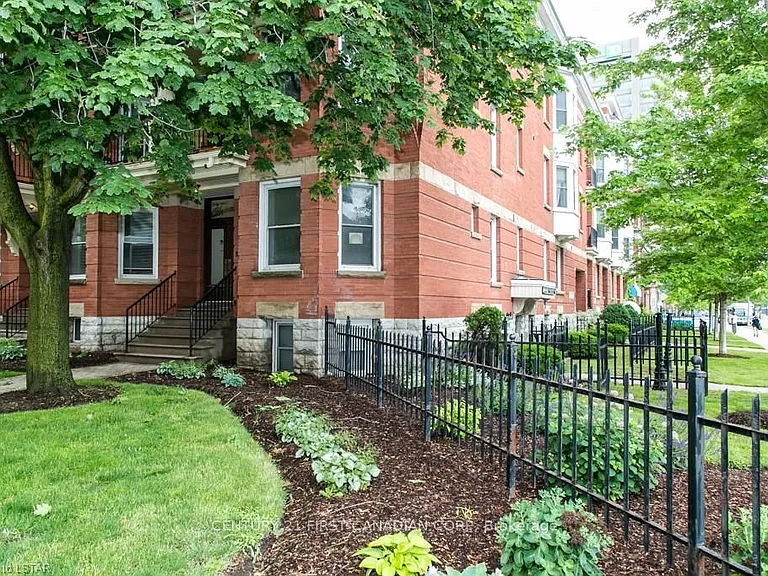 440 Wellington St #101 — Photo 2