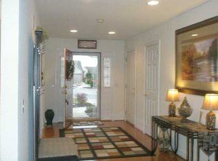 7352 Captain Harbour Ct, Maumee, OH 43537