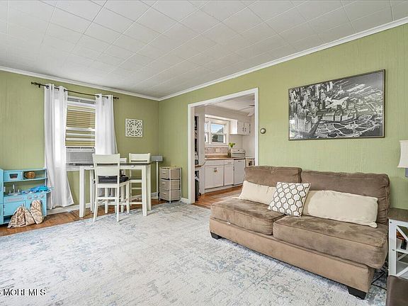 2nd image of 54 Chingarora Avenue