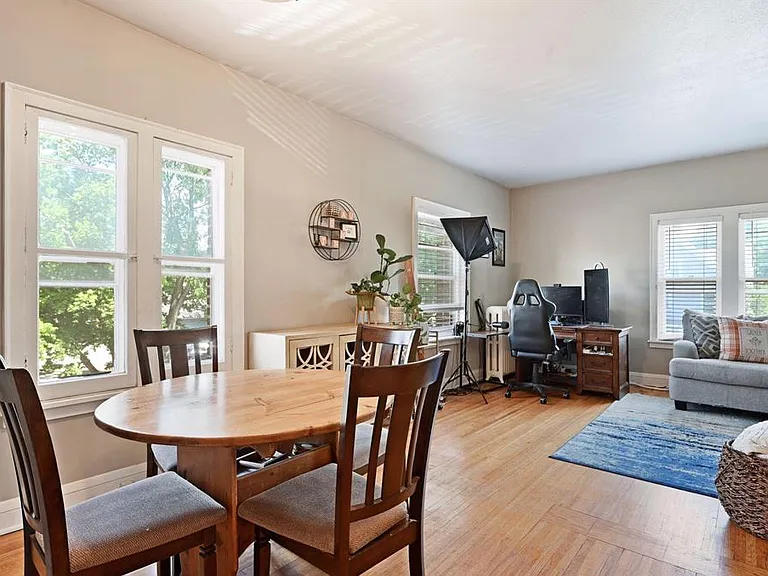 2733 Girard Ave S #205 — Photo 7