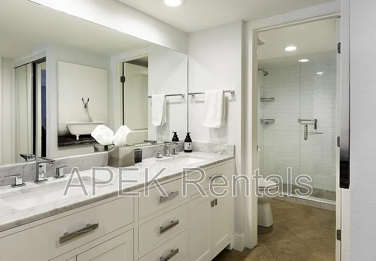 1050 E Ramon Rd — Photo 28