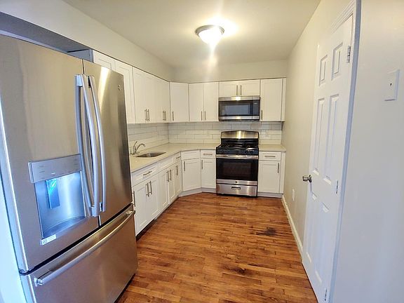 3rd image of 3609 Barnes Ave APT 2