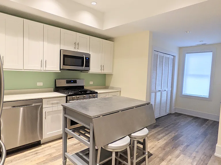 1918 N Ridgeway Ave #2 — Photo 7