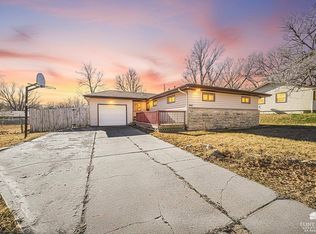 1009 Wainwright St, Junction City, KS 66441