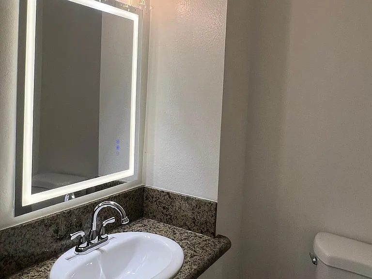 462 Hawthorne St #6 — Photo 11