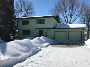 520 Gary Ave, Bismarck, ND 58501