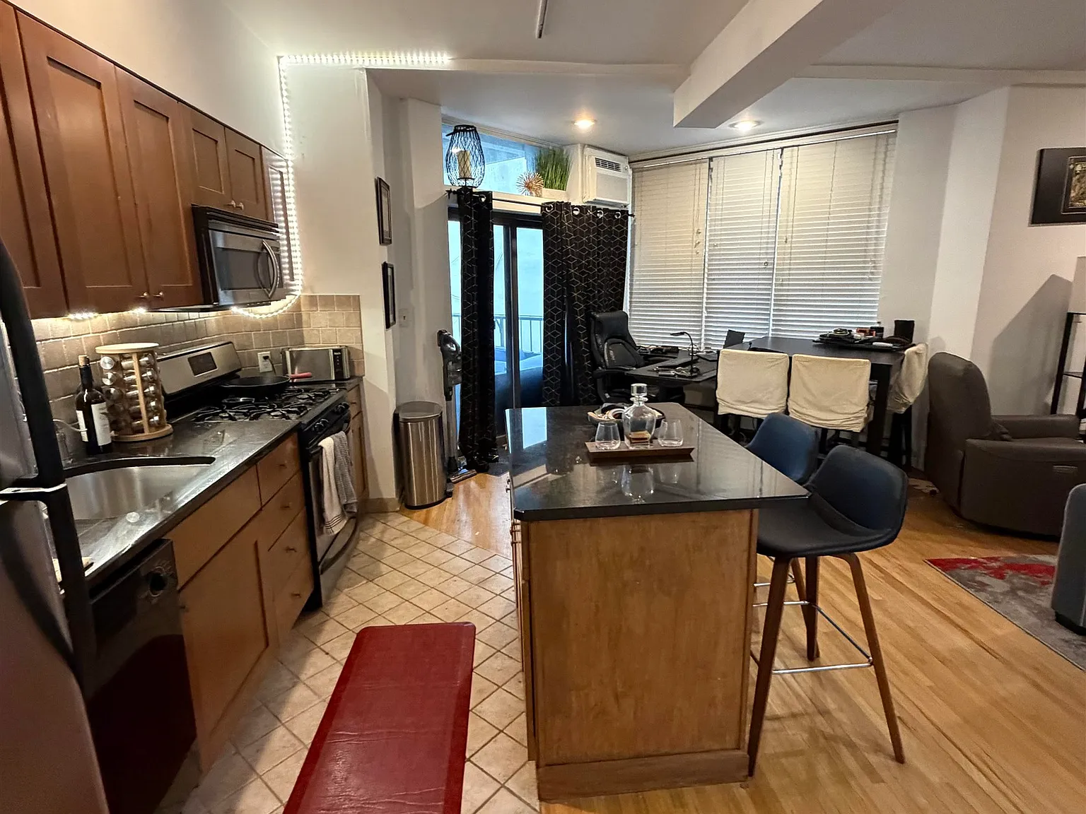 Studio, 1.0 bath, 600 sqft, $2,750 — Photo 2