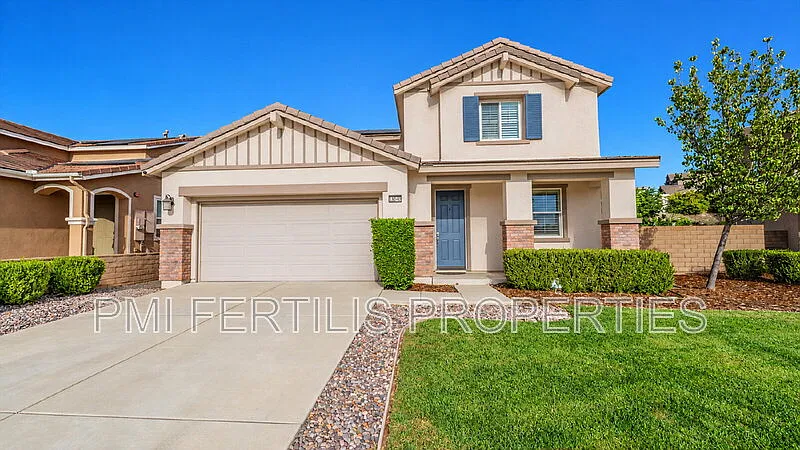 4 bed, 3.0 bath, 2690 sqft, $3,600 — Photo 3