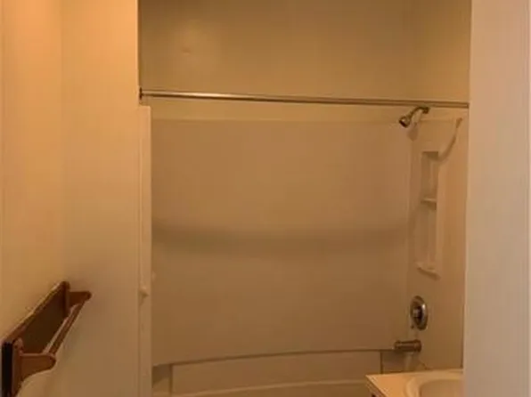 638-640 Elm St #2L, New Haven, CT 06511