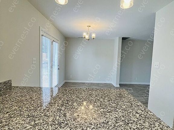 4th image of 1212 Cottonwood Dr