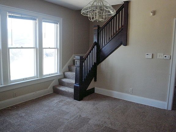 5th image of 326 E 8th Ave