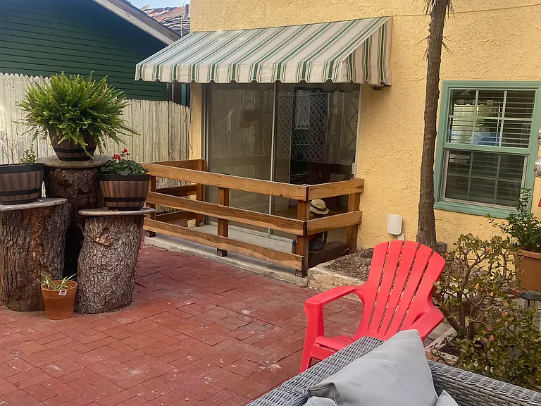 2410 Palm Dr #C — Photo 24