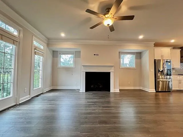 4 bed, 3.5 bath, 2120 sqft, $3,895 — Photo 4