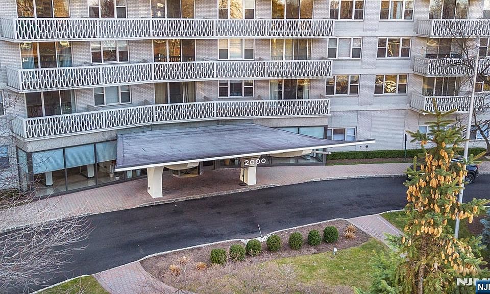 1st image of 2000 Linwood Ave APT 14-K