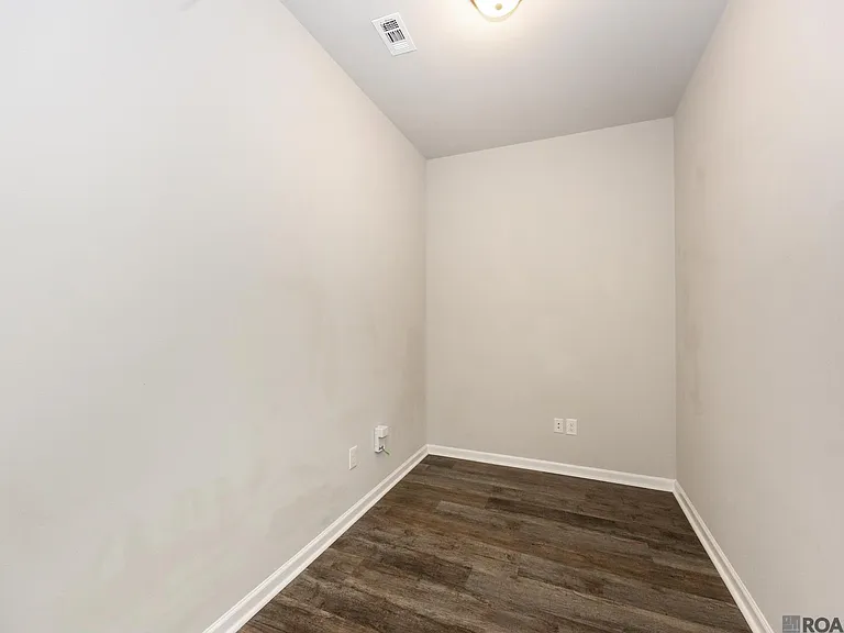2948 S Roth Ave — Photo 12