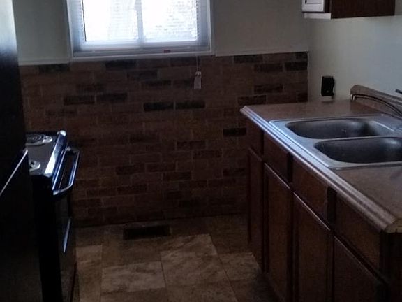 4th image of 8802 Cabot Dr