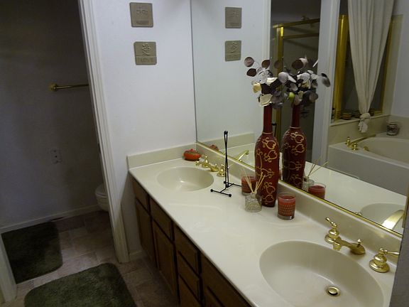 Master Bath Room