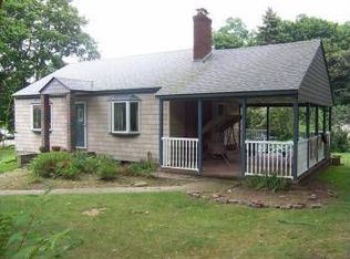 16 Oak Rd, Wading River, NY 11792