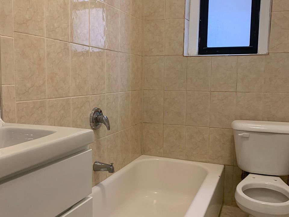 2nd image of 2985 Marion Ave