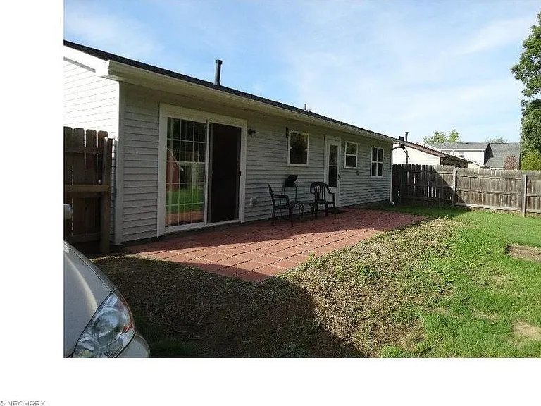 237 Jackson St — Photo 2