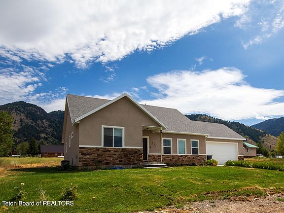 3rd image of 321 Alta Dr