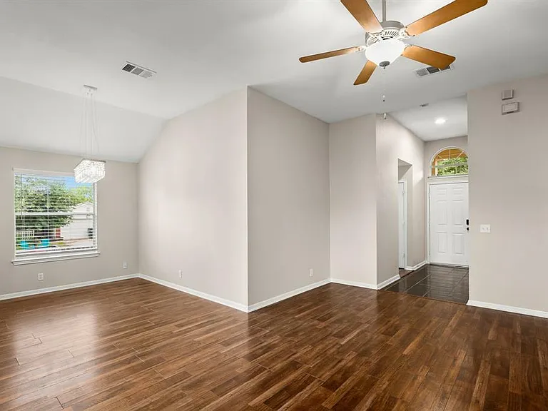 14901 Nuttall Dr — Photo 10