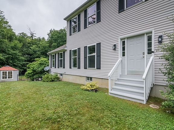 3rd image of 27 South St
