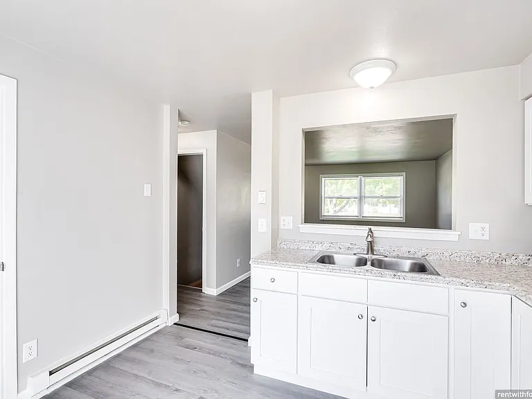 1327 Trader Rd. — Photo 3