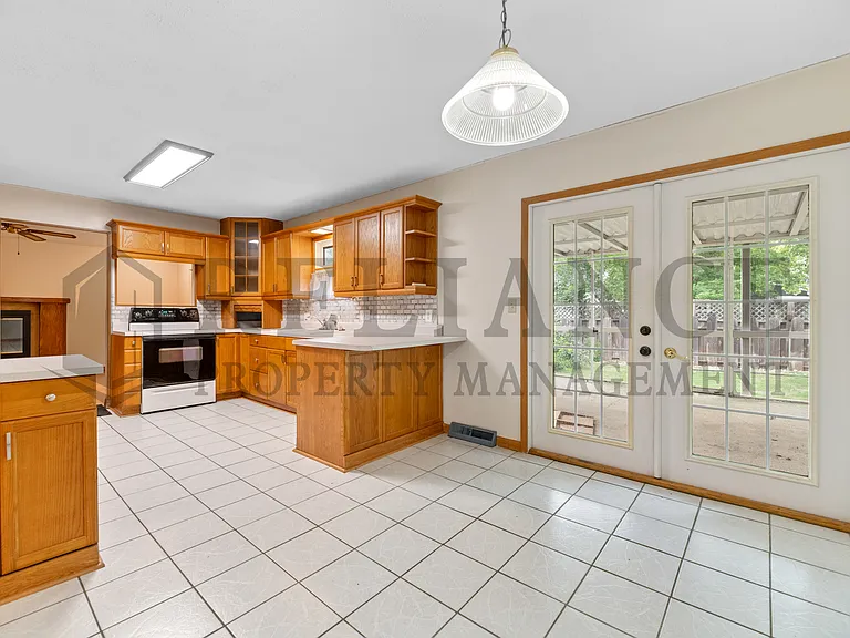 614 N Brownthrush Ln — Photo 16