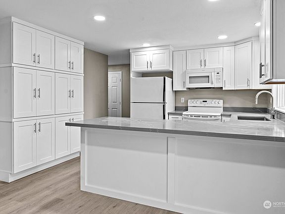 5th image of 15320 118th Avenue Ct E