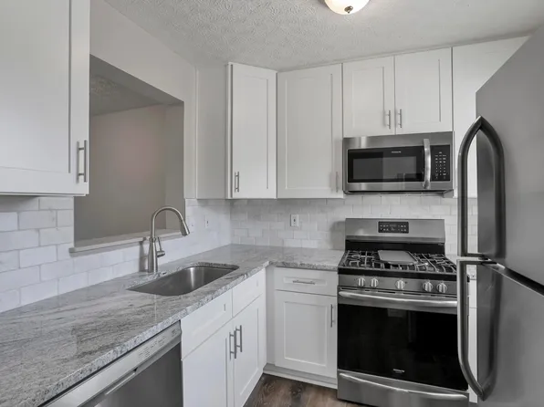 9170 Parkbury Ln, Lewis Center, OH 43035