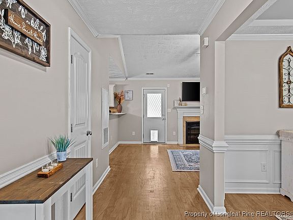 3rd image of 538 Hogart St