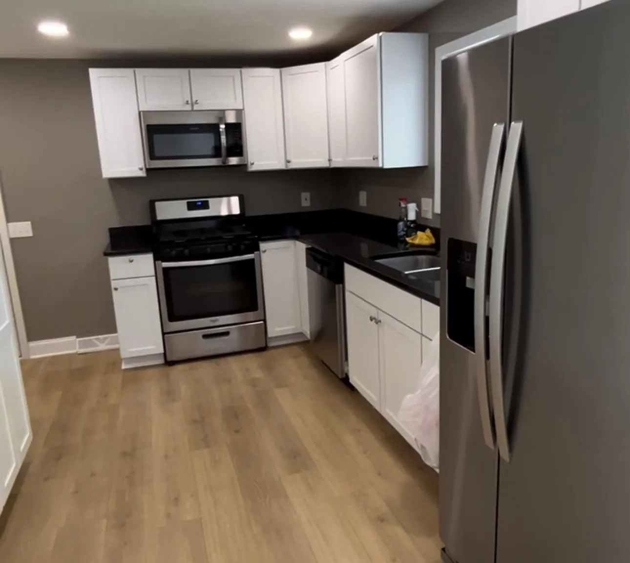 4 bed, 1604 sqft, $1,800 — Photo 3