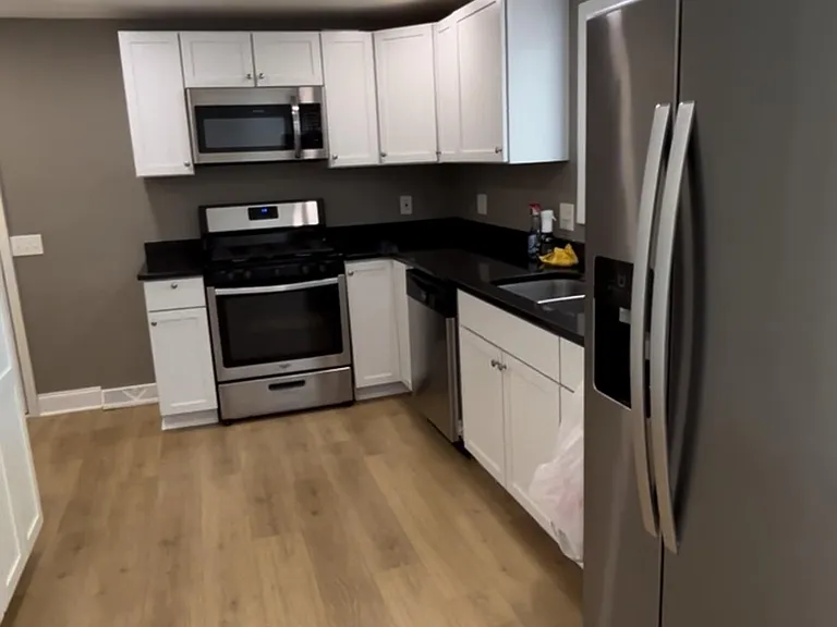 6423 Chiltern Rd NW — Photo 3
