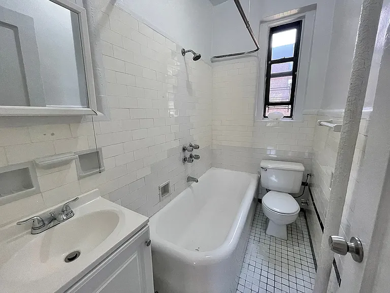 83-15 118th St #5F — Photo 5