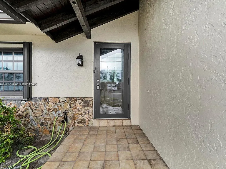 1406 NW 8th St — Photo 6