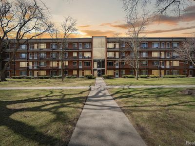 2925 W 13 Mile Rd APT 207, Royal Oak, MI, 48073