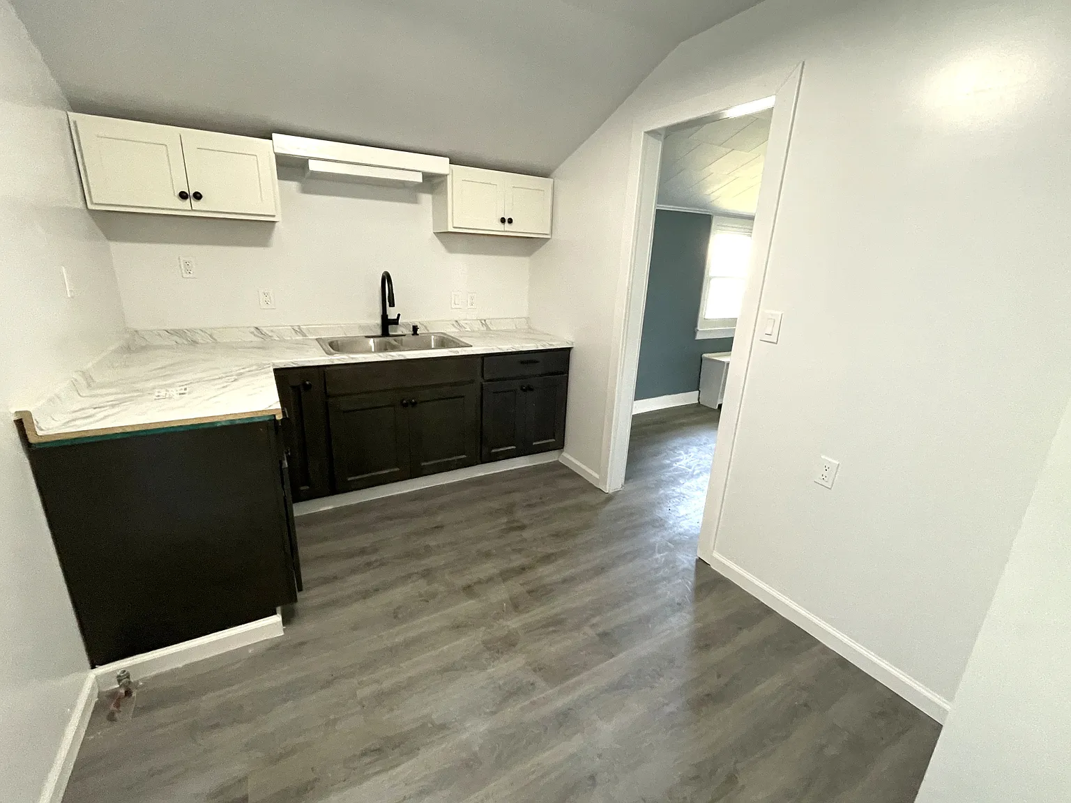 3 bed, 1200 sqft, $1,100 — Photo 1
