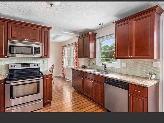 2nd image of 5920 Apple Blossom Ln
