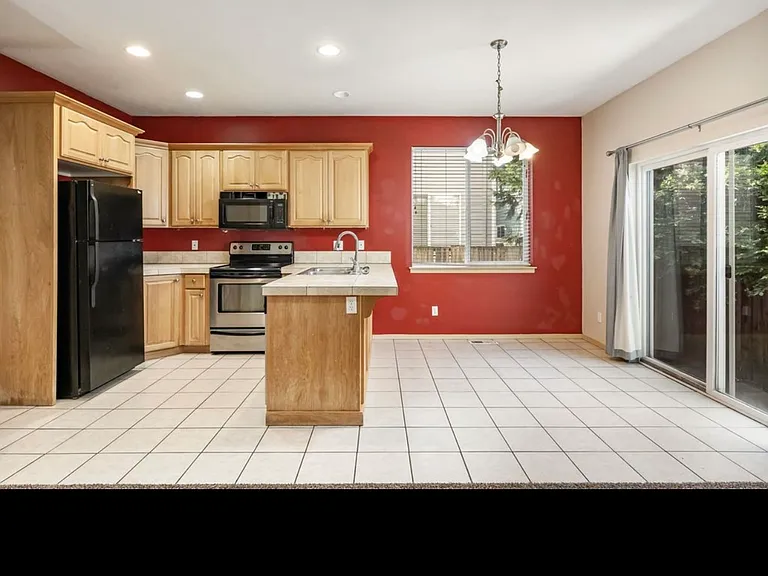 2833 NE Stapleton Rd #0 — Photo 7