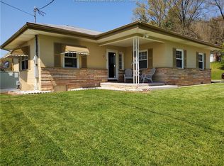 57 Maple Way St, Ravenswood, WV 26164