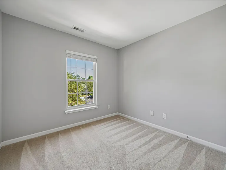 306 Canyon Lake Cir — Photo 13