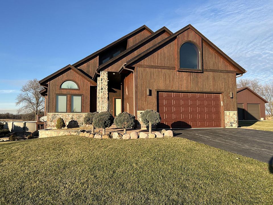 1st image of 17414 Fieldstone Dr