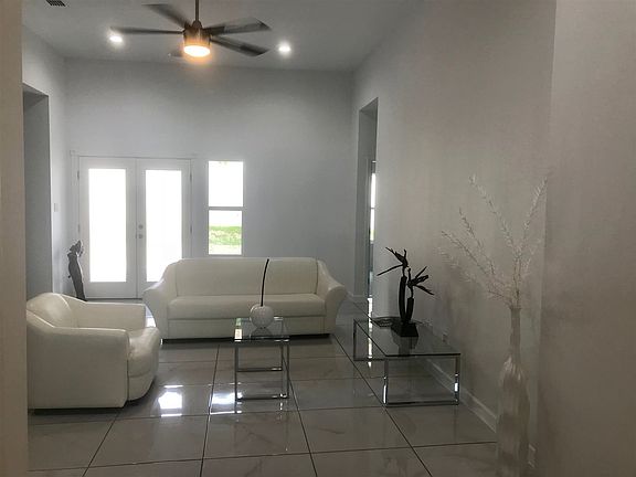 3rd image of 1527 Tabasco Dr