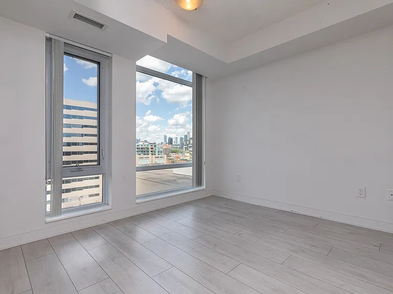 525 Adelaide St W #1111 — Photo 12