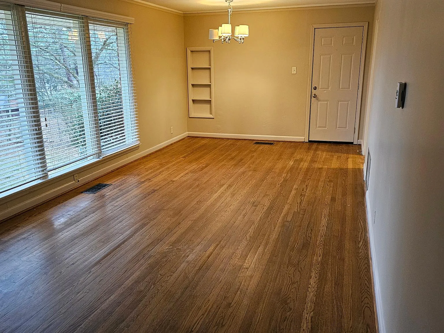 39 Broadmoor Dr — Photo 3