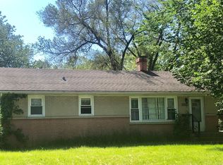 7401 Redwood St, Crystal Lake, IL 60014